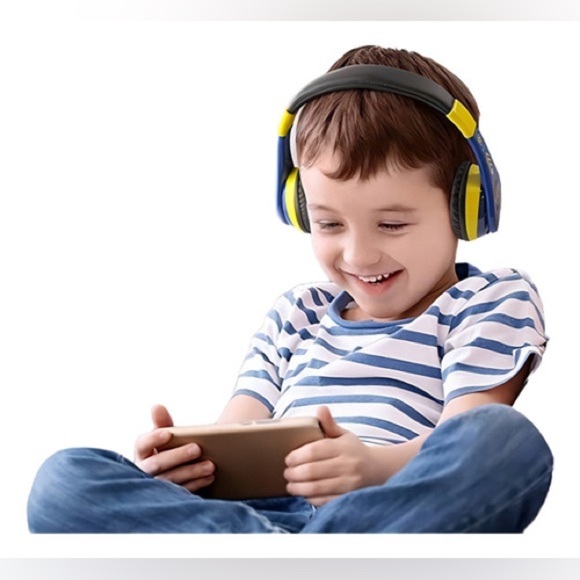 Paw Patrol Kids Bluetooth & Wired Headphones (37 Hours, Foldable) - Picture 4 of 4